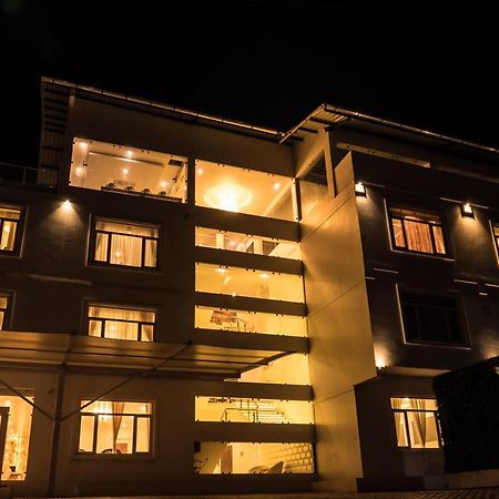 Hotel Blue Waves Jangli Ghāt Dış mekan fotoğraf