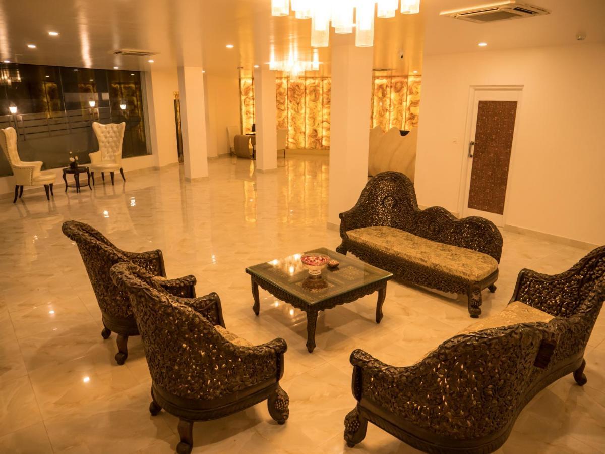Hotel Blue Waves Jangli Ghāt Dış mekan fotoğraf