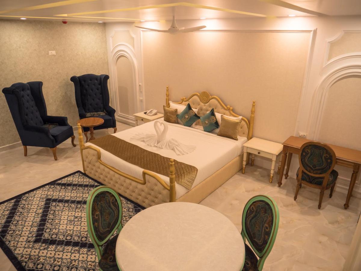 Hotel Blue Waves Jangli Ghāt Dış mekan fotoğraf