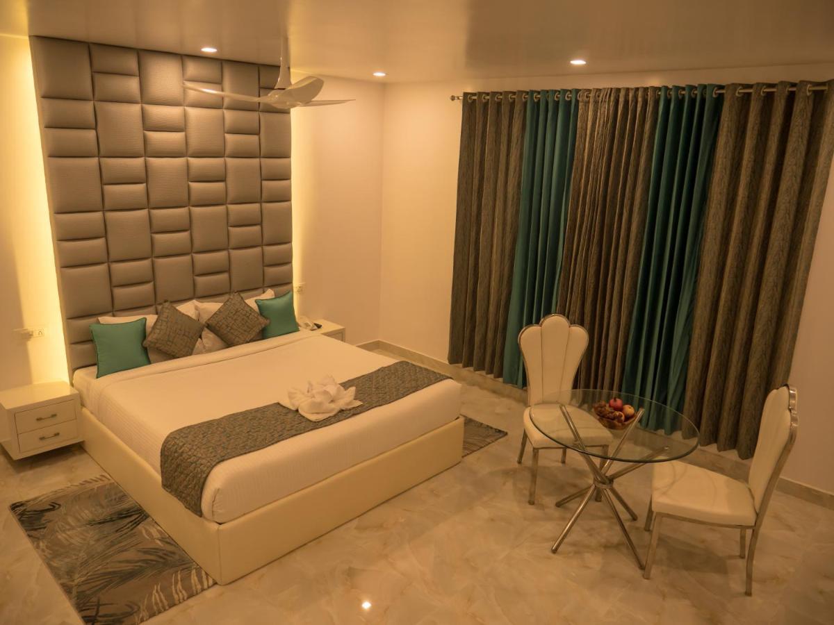 Hotel Blue Waves Jangli Ghāt Dış mekan fotoğraf