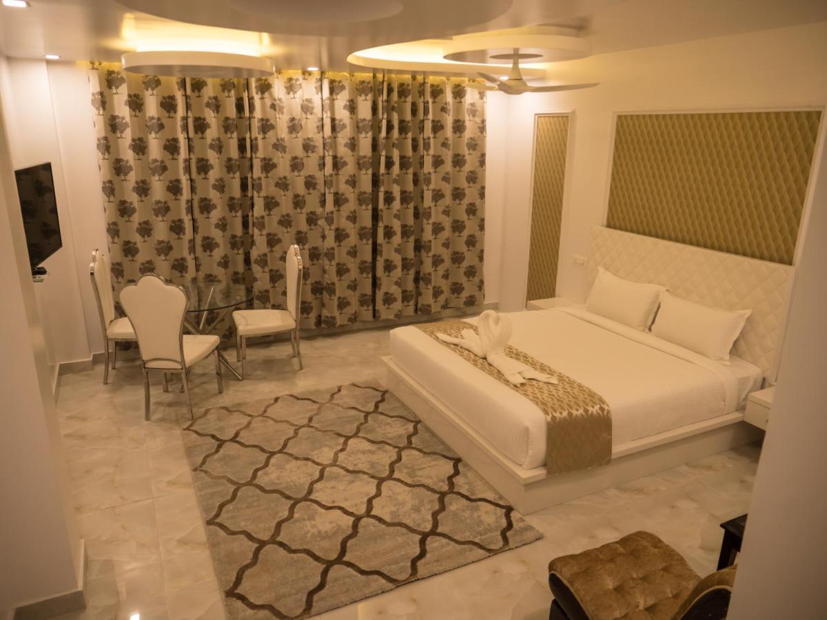 Hotel Blue Waves Jangli Ghāt Dış mekan fotoğraf