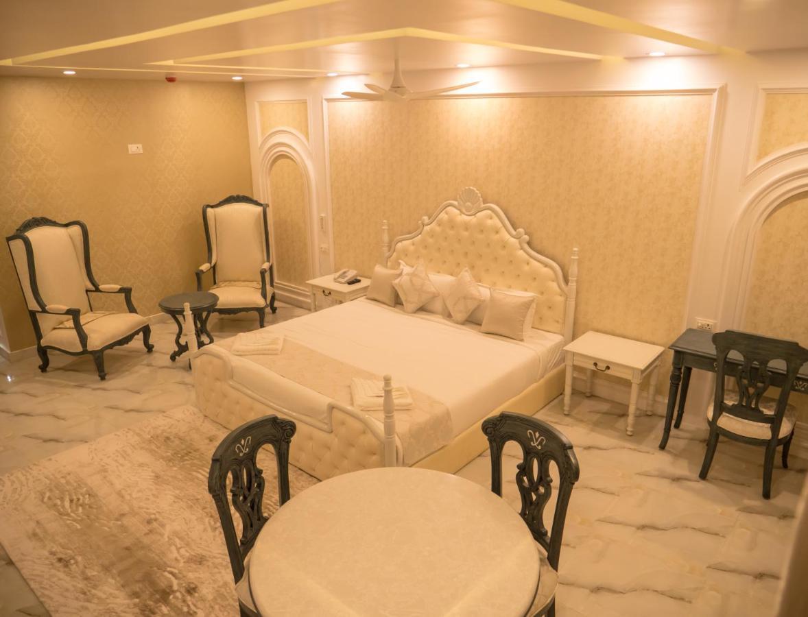 Hotel Blue Waves Jangli Ghāt Dış mekan fotoğraf